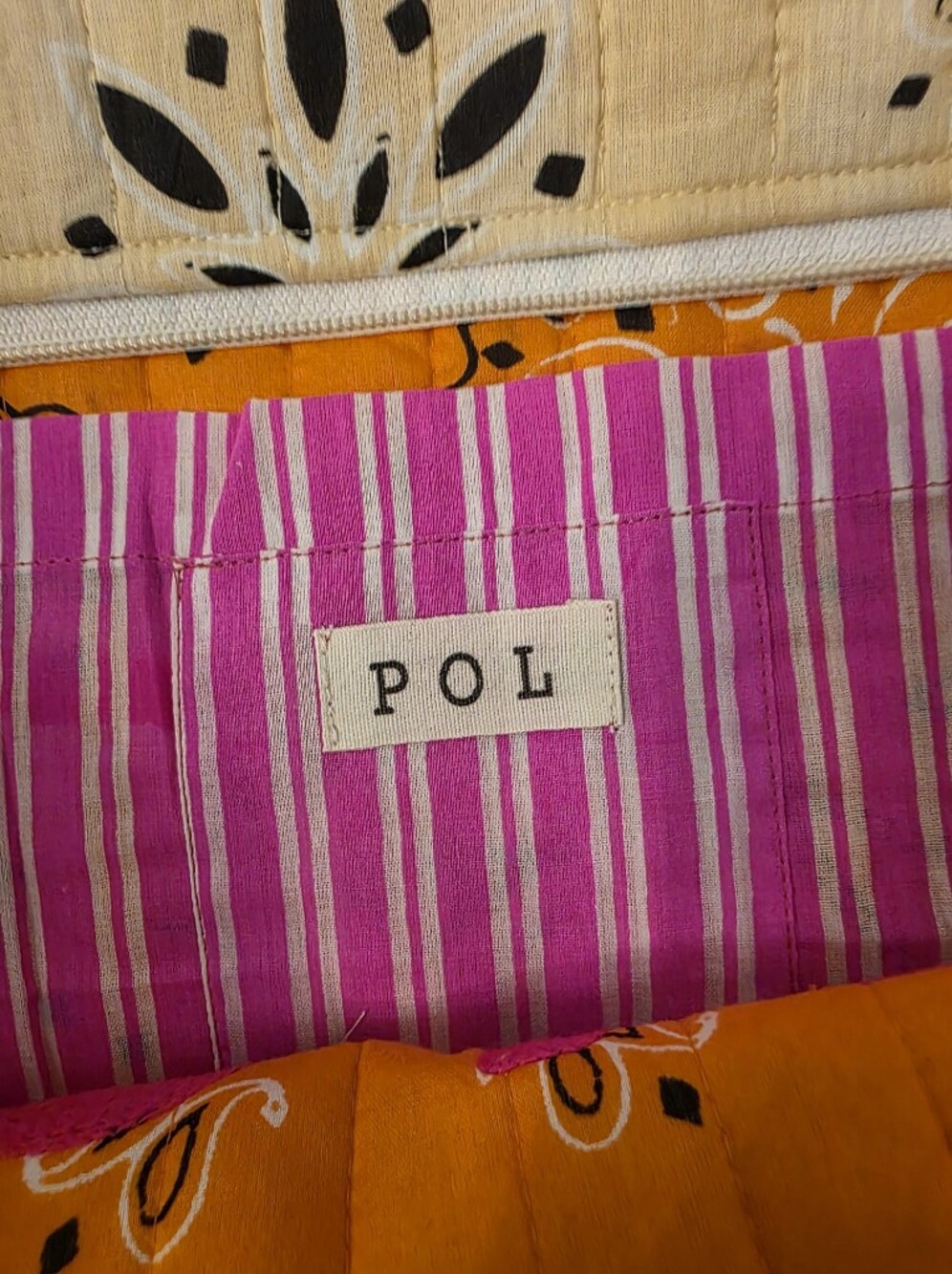 POL Clothing LOVE Bandana Quilted Tote Bag - Picture 8 of 16